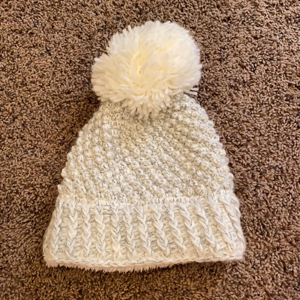 Super cute Pom beanie